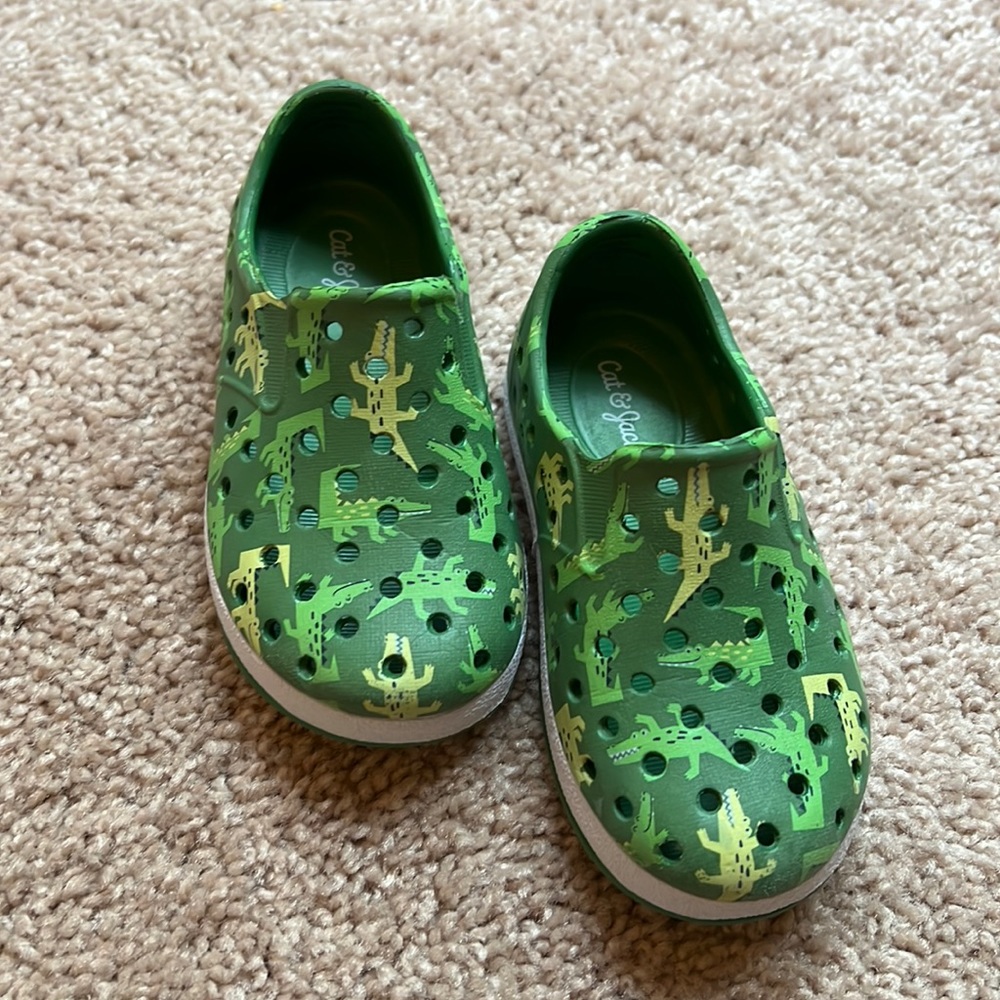 Toddler water shoes